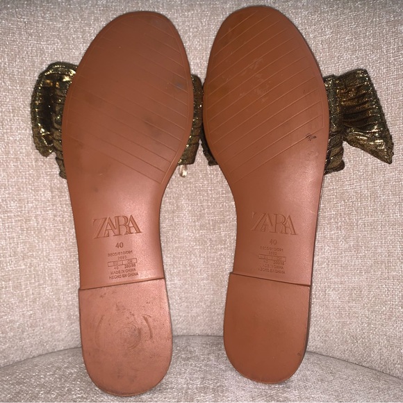 Zara Metallic Gold Bow Slide Sandals - Picture 2 of 3